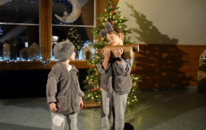 izrāde “Mājās uz Ziemassvētkiem”